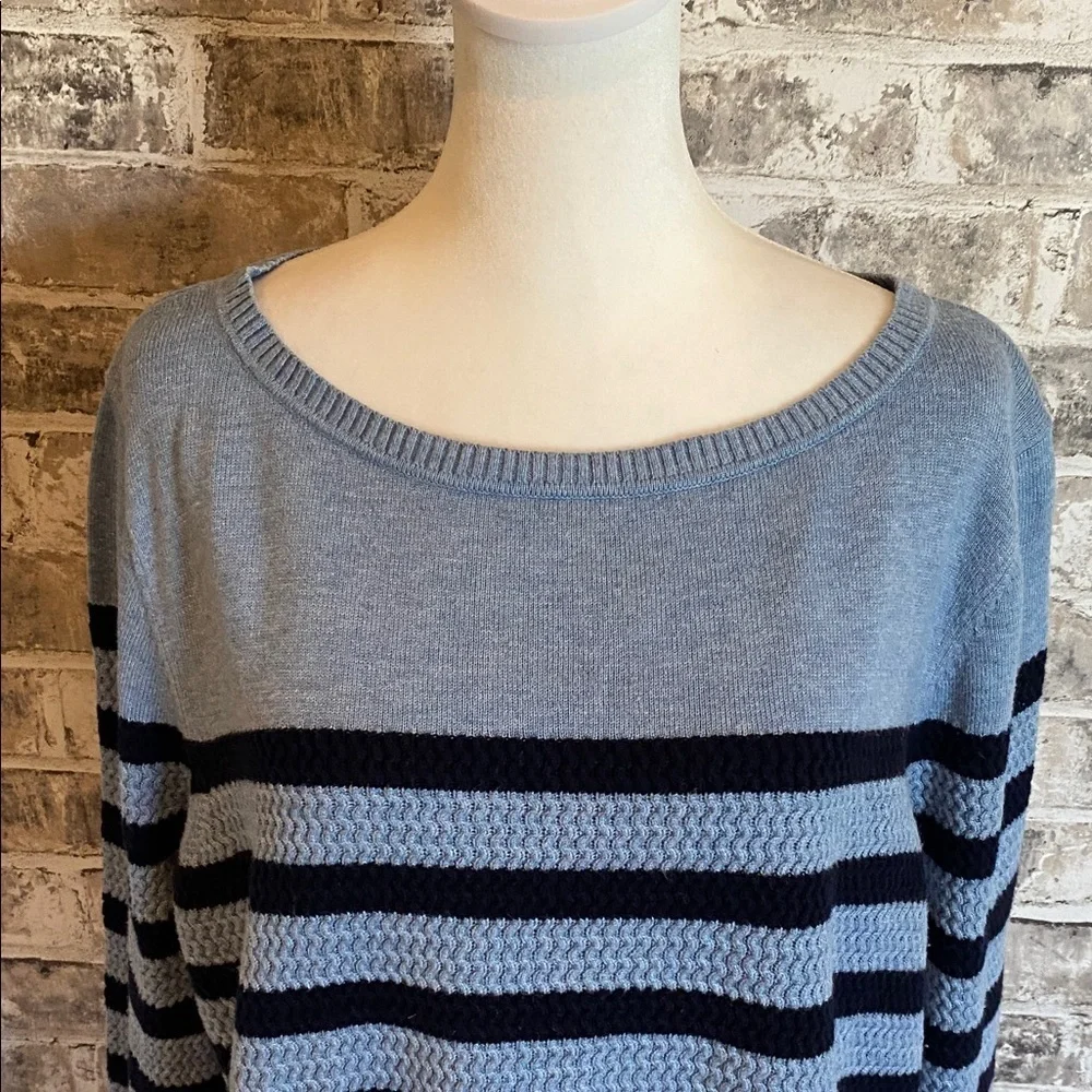 Talbots Striped Textured Blue & Navy Striped Sweater. Size XL. Button Side.